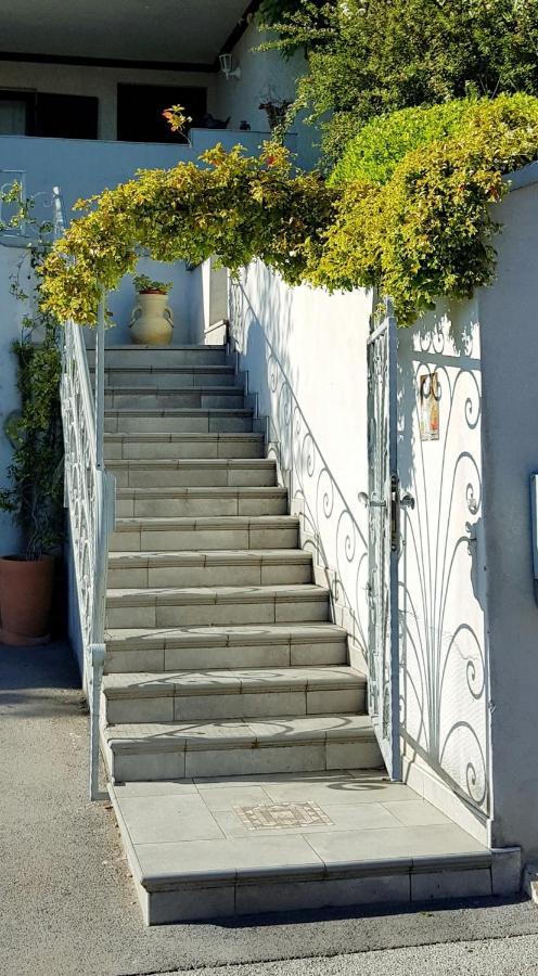 Apartments Tramontana Nr Portorož Kültér fotó